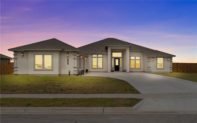 $699,900 | 1849 Papa Mori Drive, Corpus Christi, TX 78414