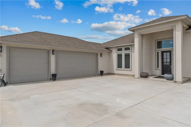 $699,900 | 1849 Papa Mori Drive, Corpus Christi, TX 78414