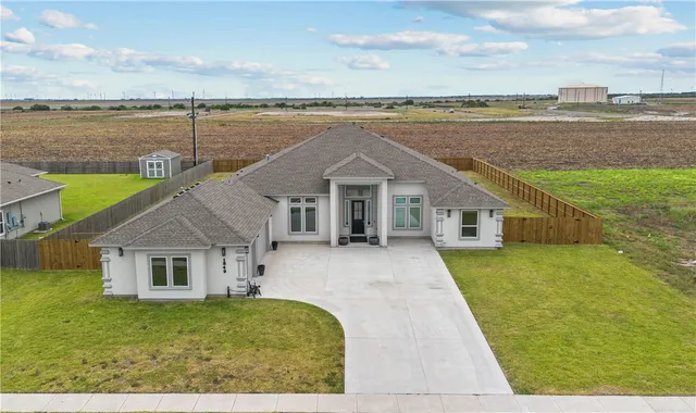 $699,900 | 1849 Papa Mori Drive, Corpus Christi, TX 78414