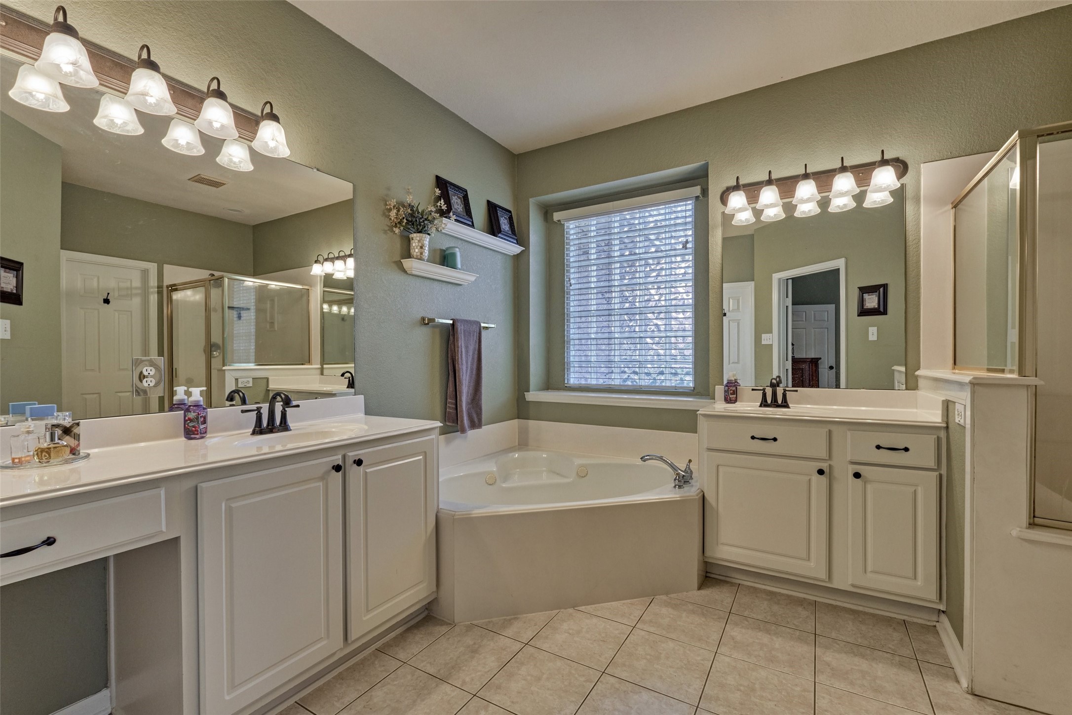 23 Weeping Spruce Place Conroe, TX 77384 - Photo 18 of 32