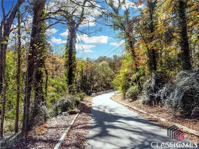 $399,000 | 589 West Lake Drive, Athens, GA 30606