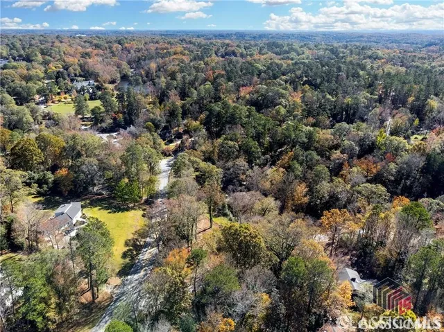 $399,000 | 589 West Lake Drive, Athens, GA 30606