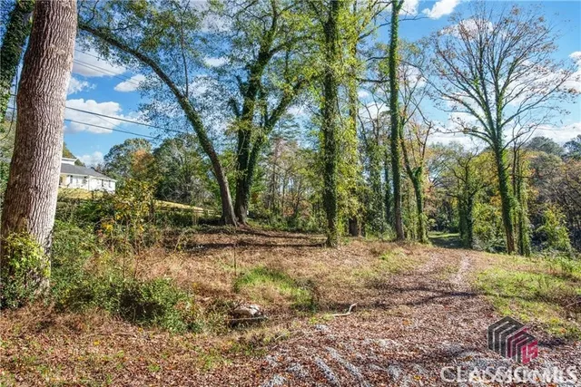 $399,000 | 589 West Lake Drive, Athens, GA 30606