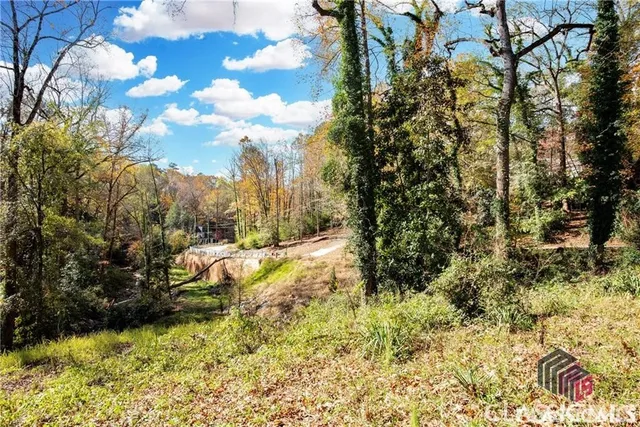 $399,000 | 589 West Lake Drive, Athens, GA 30606