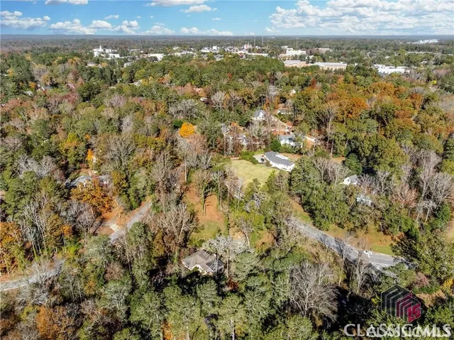 $399,000 | 589 West Lake Drive, Athens, GA 30606