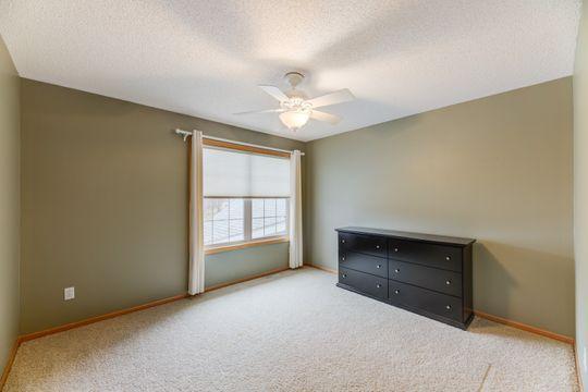 7966 Autumn Ridge Way Chanhassen, MN 55317 - Photo 13 of 27 Gallery Image 13