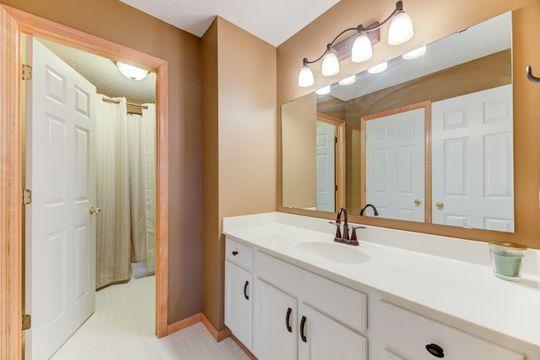 7966 Autumn Ridge Way Chanhassen, MN 55317 - Photo 15 of 27 Gallery Image 15
