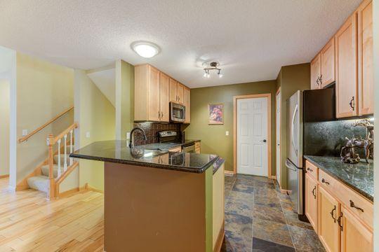 7966 Autumn Ridge Way Chanhassen, MN 55317 - Photo 4 of 27 Gallery Image 4
