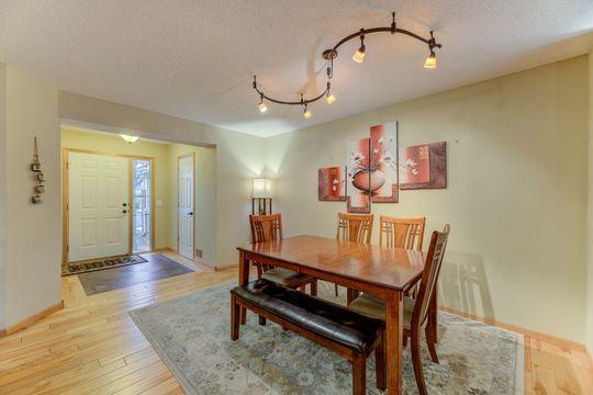 7966 Autumn Ridge Way Chanhassen, MN 55317 - Photo 5 of 27 Gallery Image 5