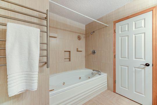 7966 Autumn Ridge Way Chanhassen, MN 55317 - Photo 9 of 27 Gallery Image 9