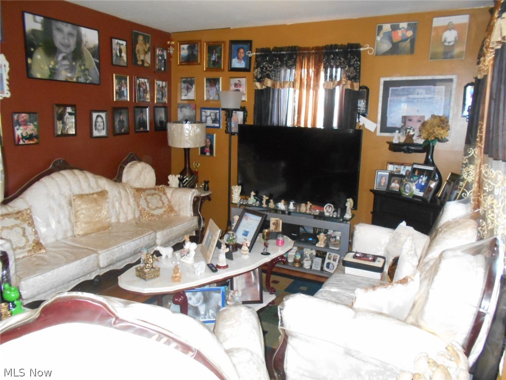 4452 Fulton Road Cleveland, OH 44144 - Photo 9 of 25 Gallery Image 9