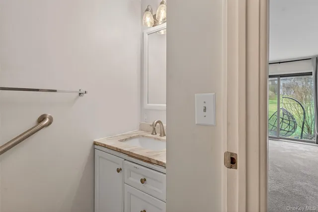 $2,500 | 8 Knightsbridge, Unit A, Poughkeepsie, NY 12603