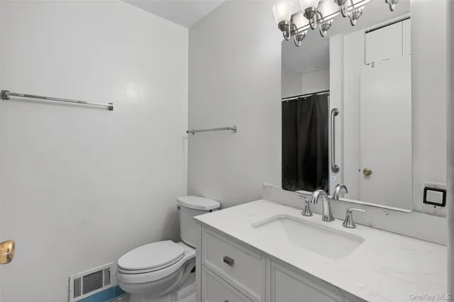 $2,500 | 8 Knightsbridge, Unit A, Poughkeepsie, NY 12603