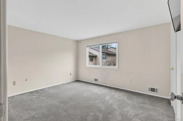 $2,500 | 8 Knightsbridge, Unit A, Poughkeepsie, NY 12603