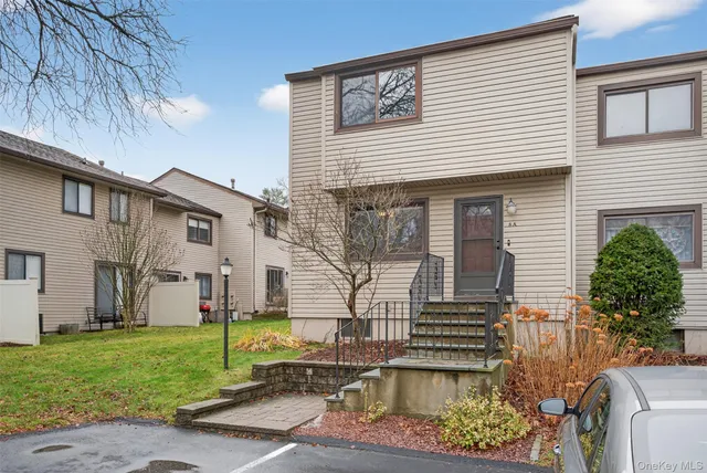 $2,500 | 8 Knightsbridge, Unit A, Poughkeepsie, NY 12603