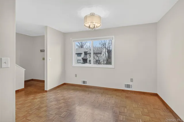 $2,500 | 8 Knightsbridge, Unit A, Poughkeepsie, NY 12603