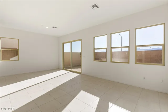 $3,000 | 179 Marlette Crk Place, Las Vegas, NV 89138