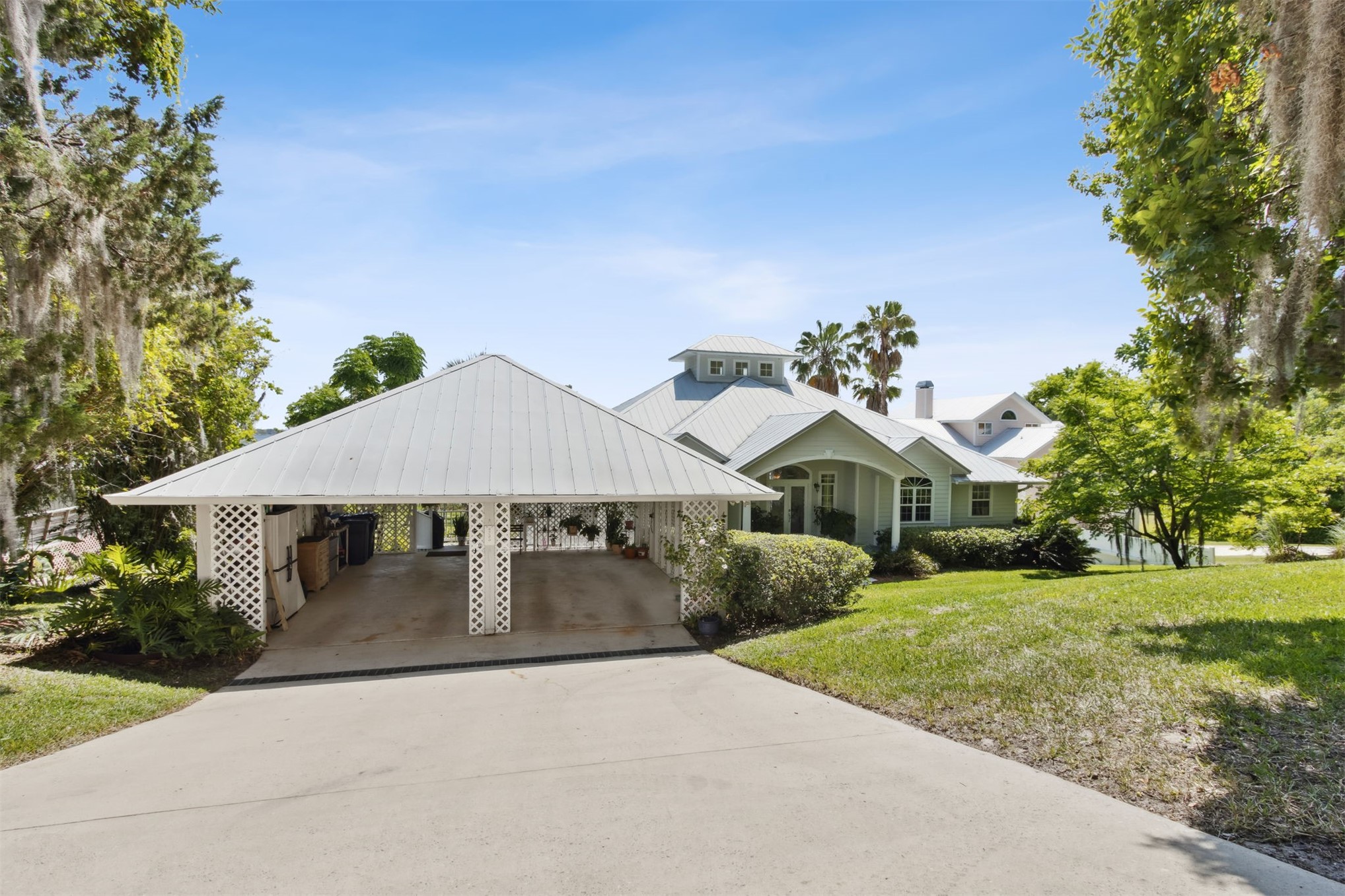 4333 Seminole Street Starke, FL 32091 - Photo 2 of 33 a house with yard in front of it