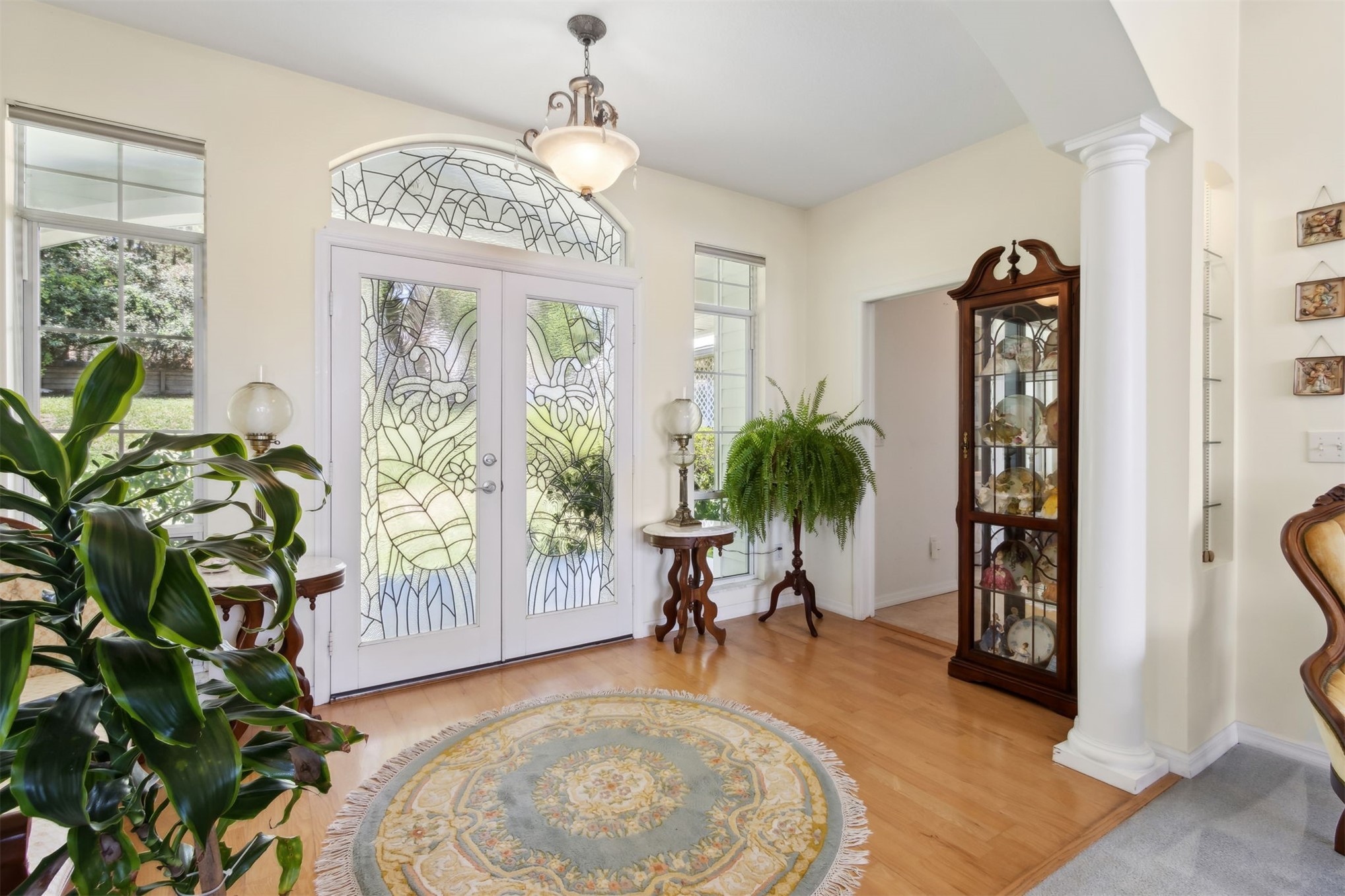 4333 Seminole Street Starke, FL 32091 - Photo 4 of 33 a view of a living room and a potted plant