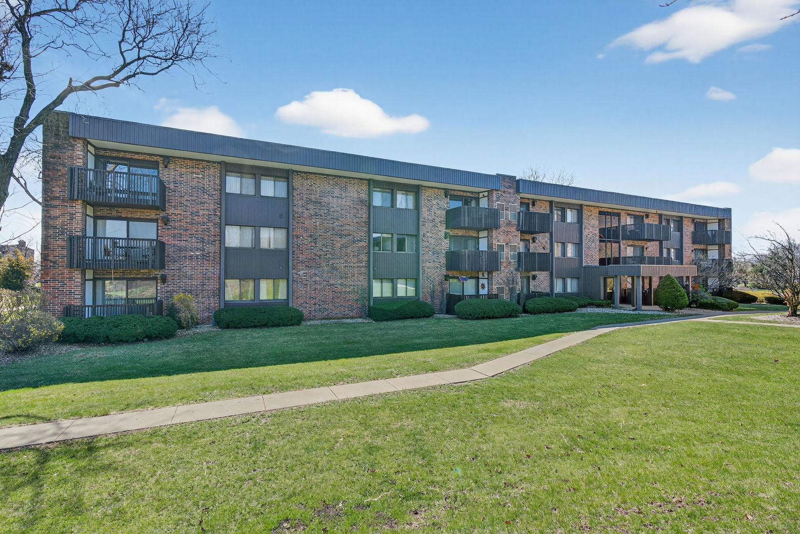 1502 Woodbridge Road, Unit 1G Joliet, IL 60436 - Photo 1 of 67