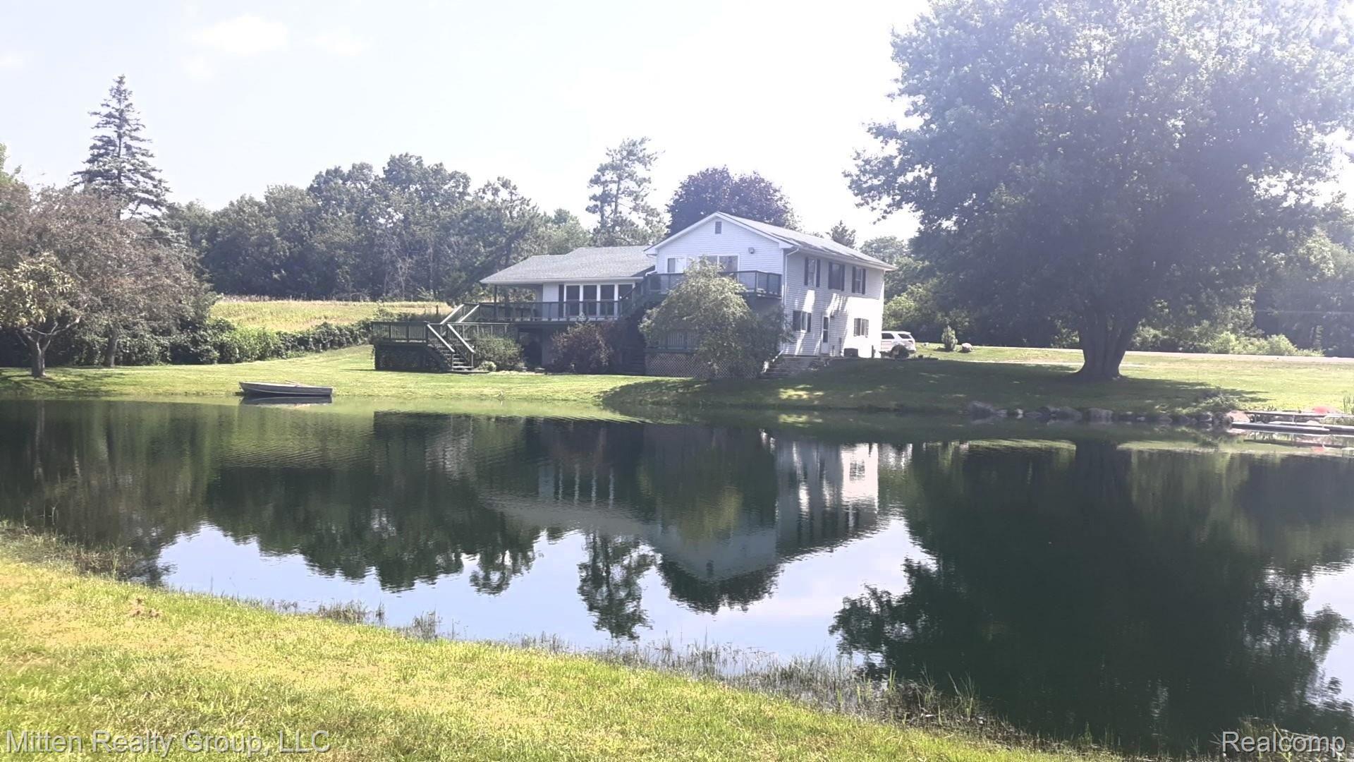 6888 Pinckney Road Pinckney, MI 48169 - Photo 1 of 6 1.jpg