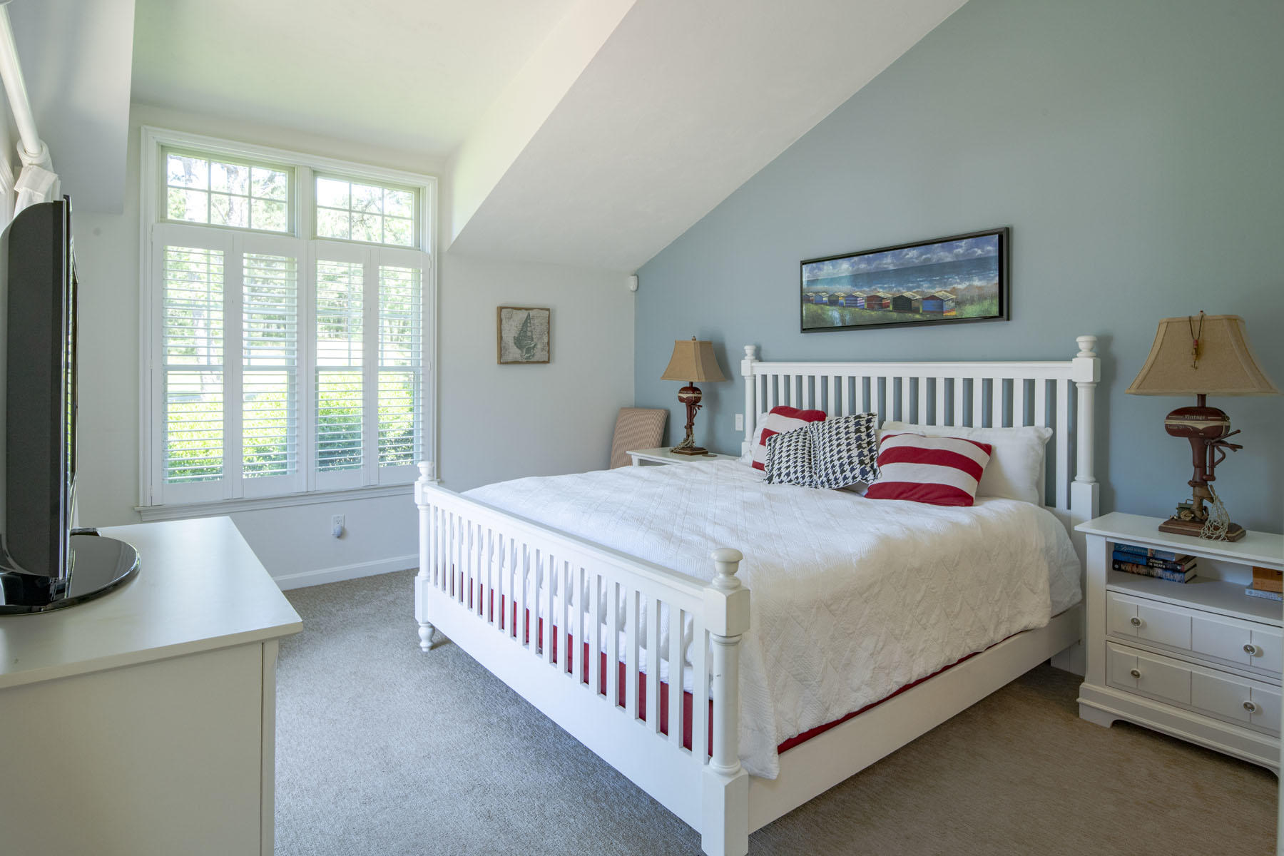 19 NW Landing Mashpee, MA 02649 - Photo 13 of 33 a bedroom with a bed and a window