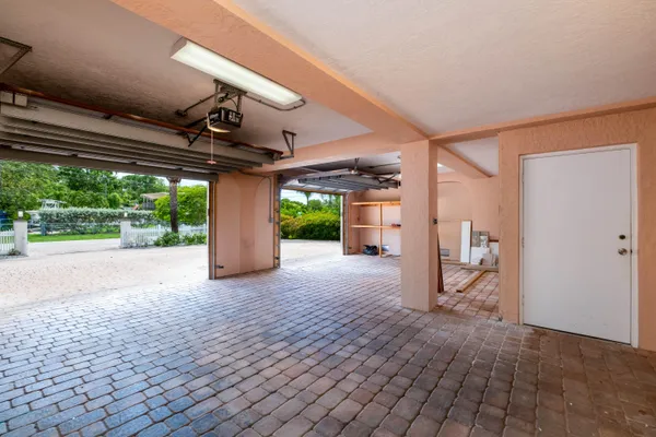 $4,999,000 | 220 Tide Avenue, Tavernier, FL 33070