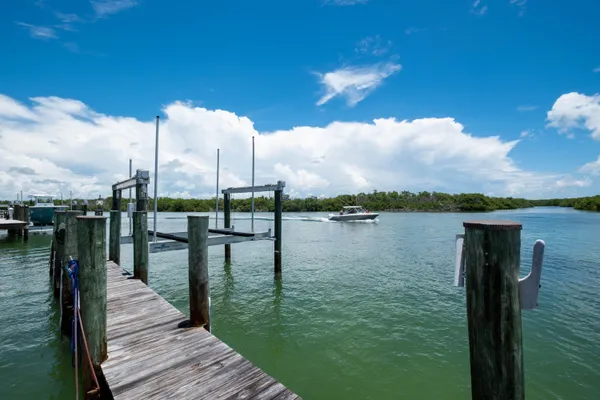 $4,999,000 | 220 Tide Avenue, Tavernier, FL 33070