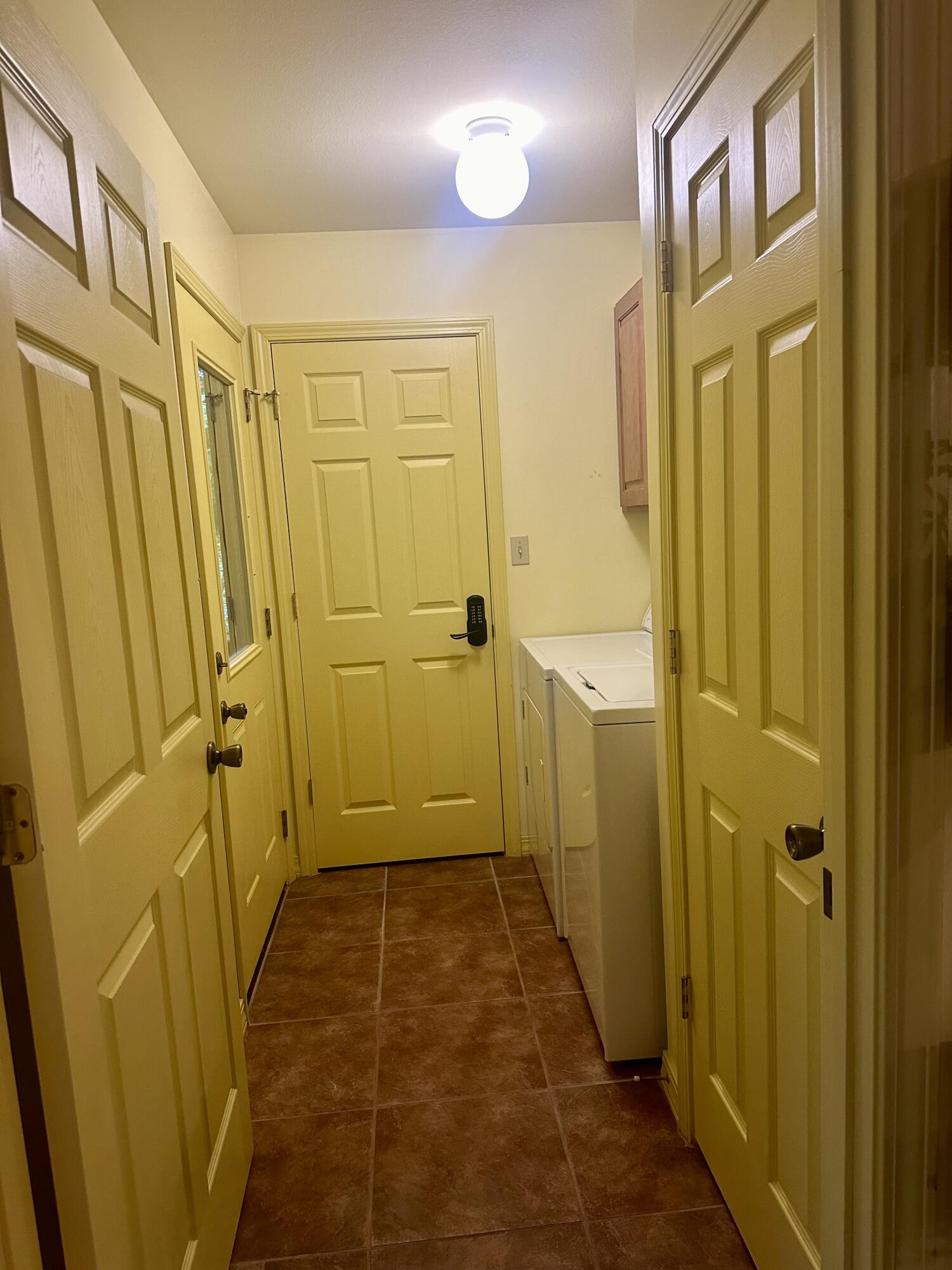 136 Riverview Drive Mammoth Spring, AR 72554 - Photo 15 of 56 Laundry