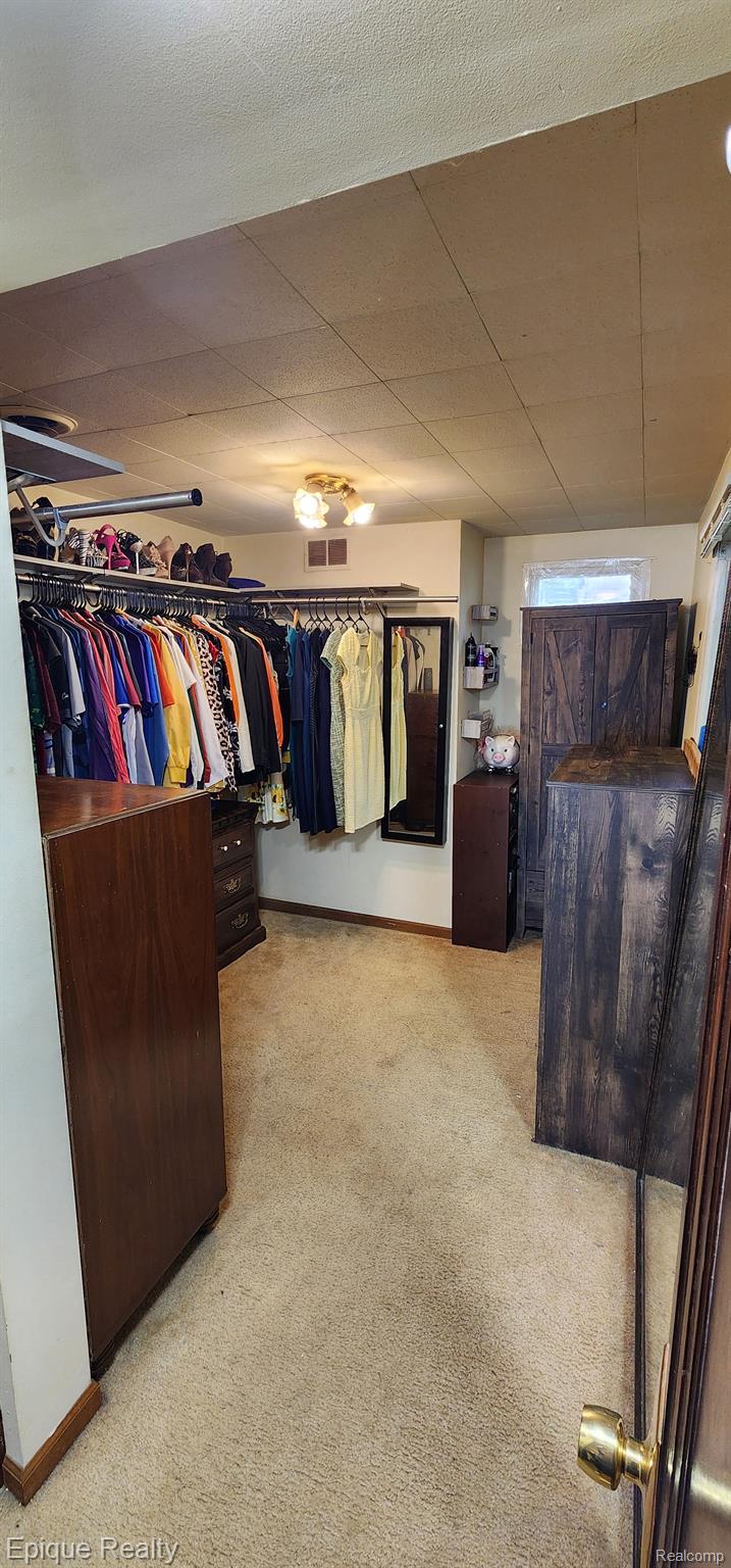6818 Rink Drive Brighton, MI 48114 - Photo 17 of 27 Gallery Image 17