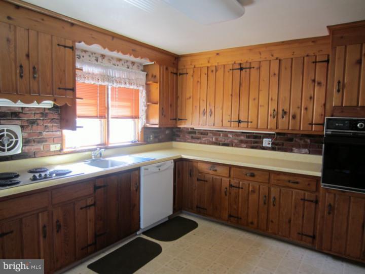 165 Ferry Road Doylestown, PA 18901 - Photo 5 of 15 Kitchen