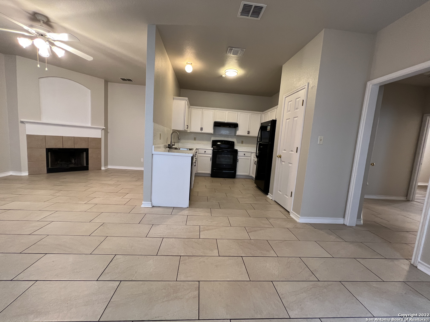 7047 Tourant Road San Antonio, TX 78240 - Photo 4 of 13