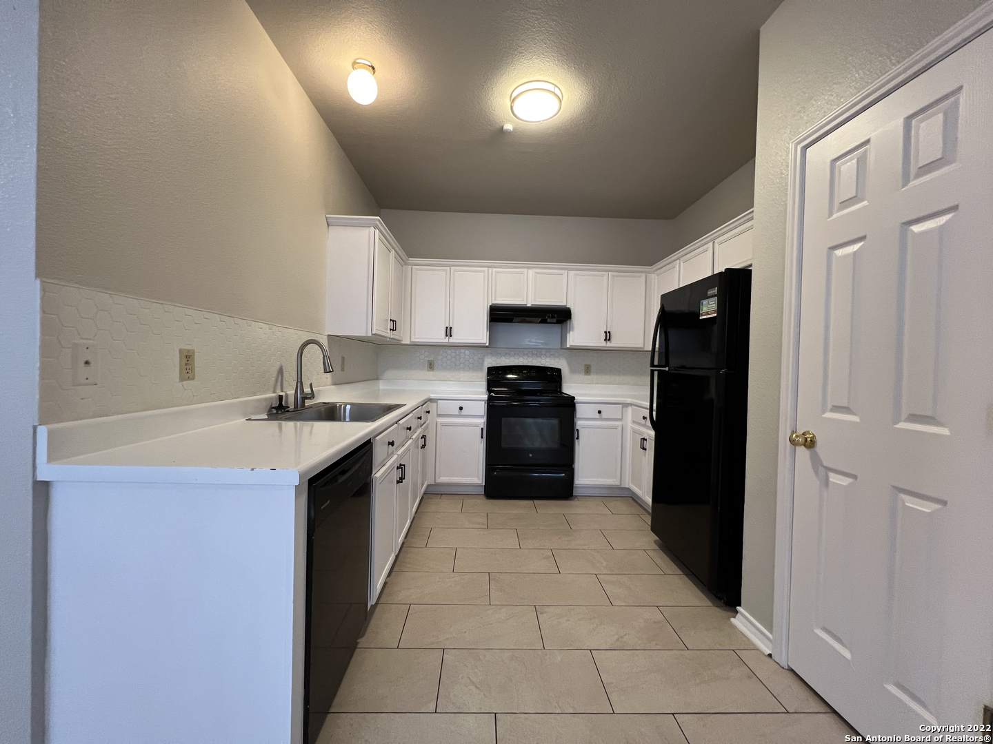 7047 Tourant Road San Antonio, TX 78240 - Photo 5 of 13