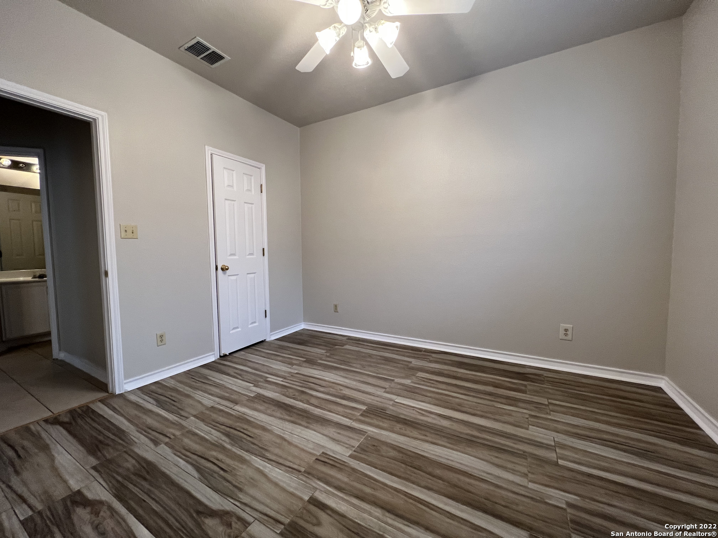 7047 Tourant Road San Antonio, TX 78240 - Photo 8 of 13