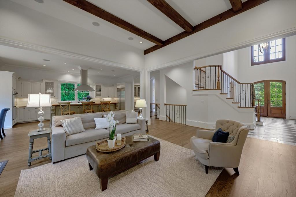 212 Shadowlawn Road Southeast Marietta, GA 30067 - Photo 14 of 66