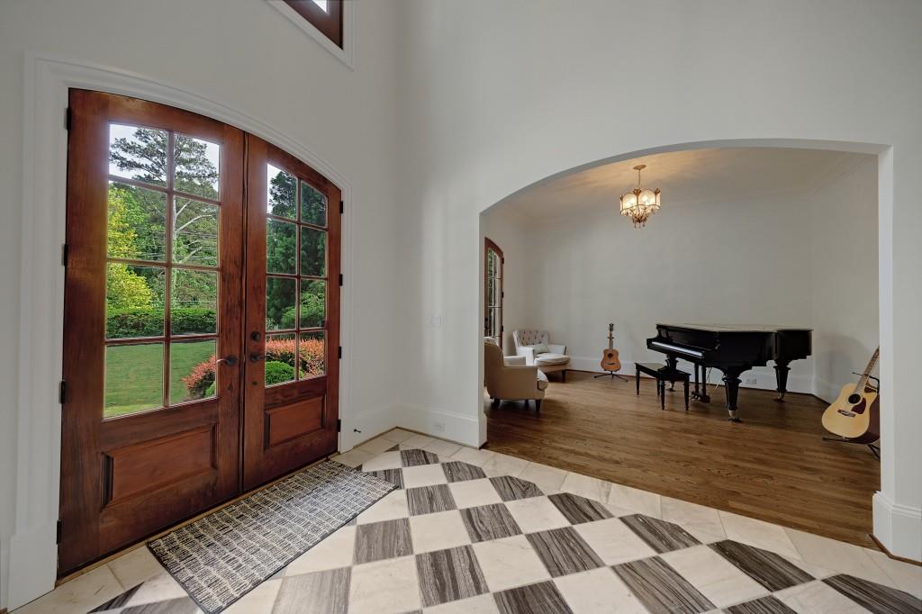 212 Shadowlawn Road Southeast Marietta, GA 30067 - Photo 7 of 66