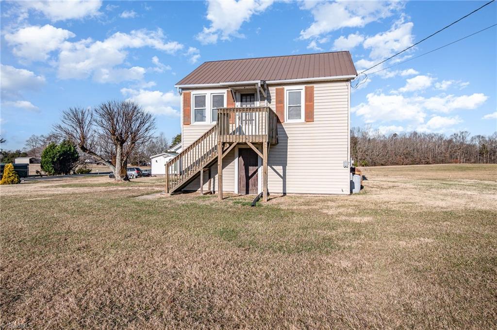 4026 Arnold Road Lexington, NC 27295 - Photo 3 of 20 Gallery Image 3