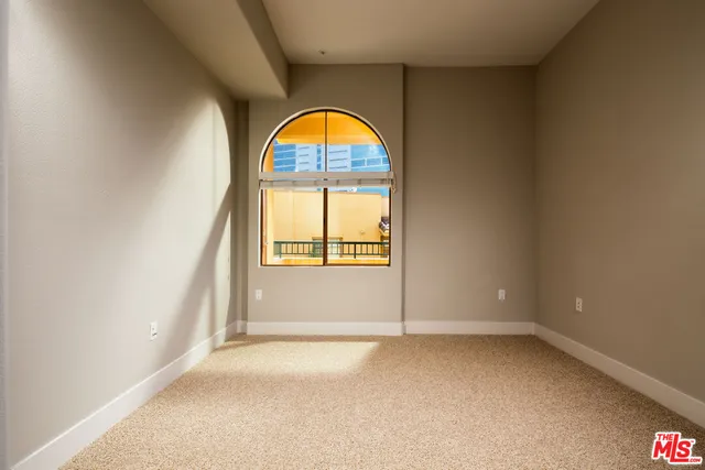 $4,640 | 1040 Glendon Avenue, Unit 3103, Los Angeles, CA 90024