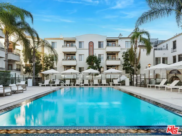 $4,640 | 1040 Glendon Avenue, Unit 3103, Los Angeles, CA 90024