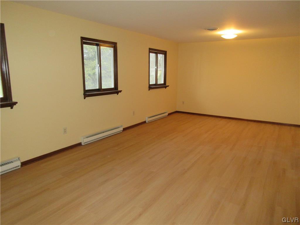 3874 Fairfax Road Bethlehem, PA 18020 - Photo 24 of 34 Apartment Living/Dining room