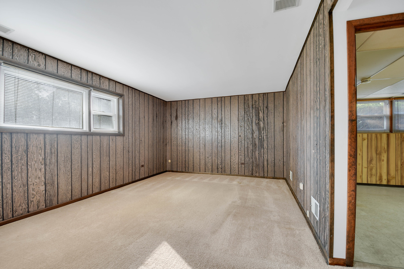 11201 Deerpath Lane Palos Hills, IL 60465 - Photo 11 of 25 a view of an empty room with a window