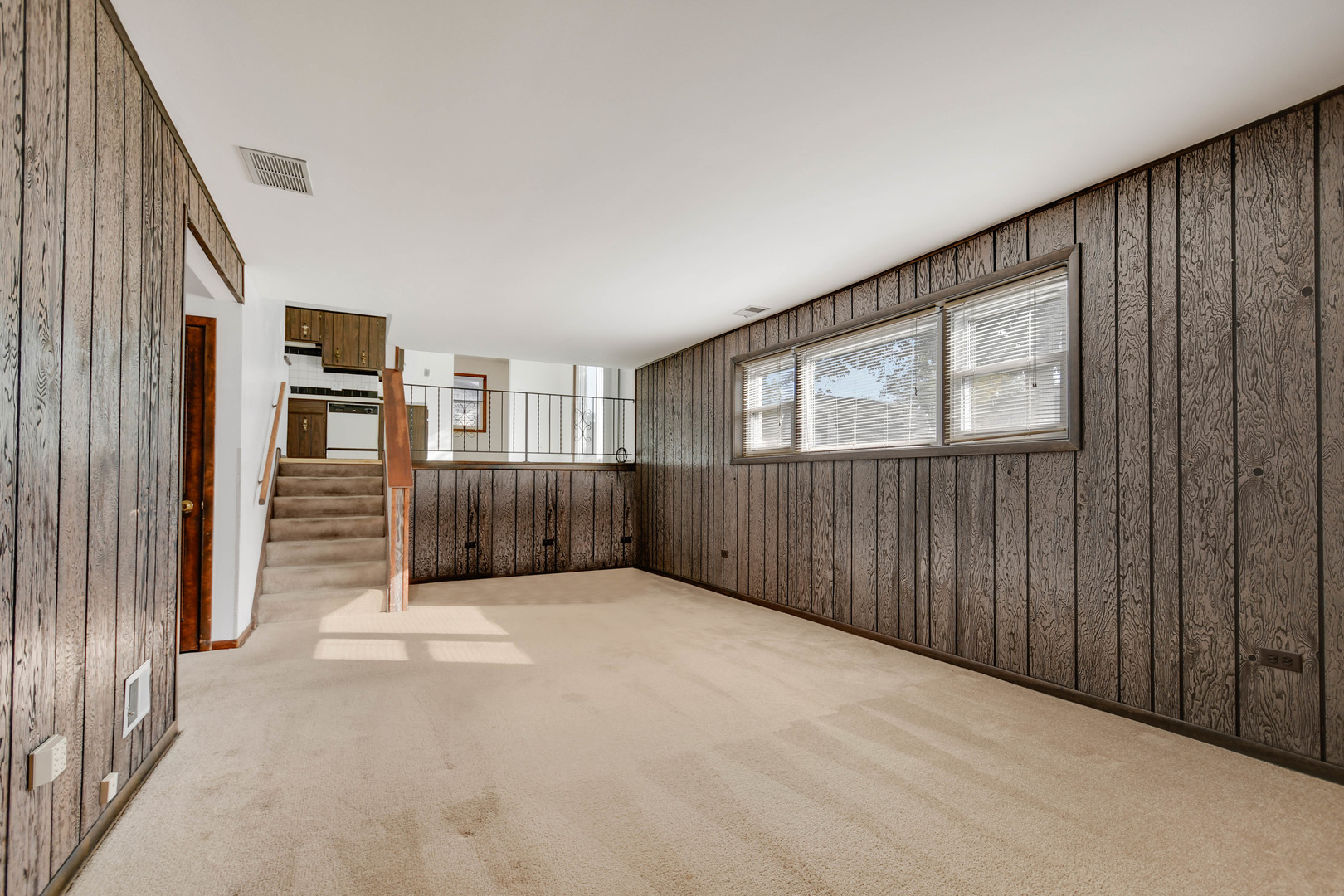 11201 Deerpath Lane Palos Hills, IL 60465 - Photo 12 of 25