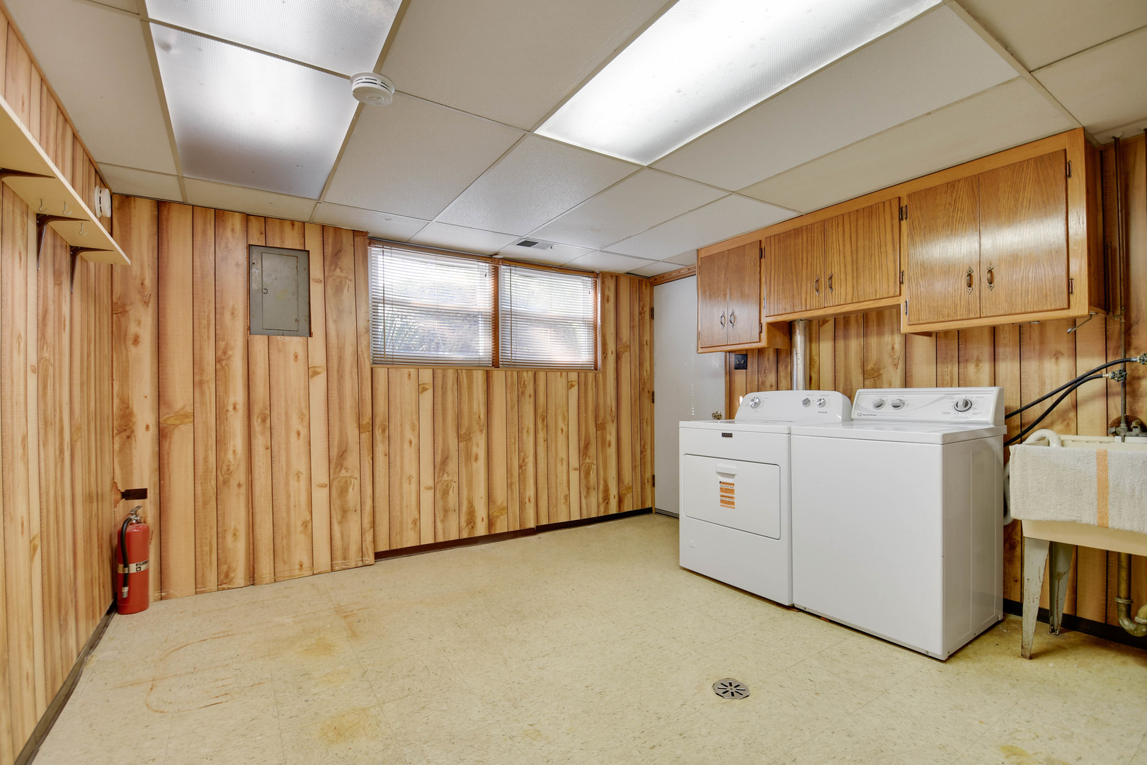 11201 Deerpath Lane Palos Hills, IL 60465 - Photo 18 of 25 a view of a storage & utility room