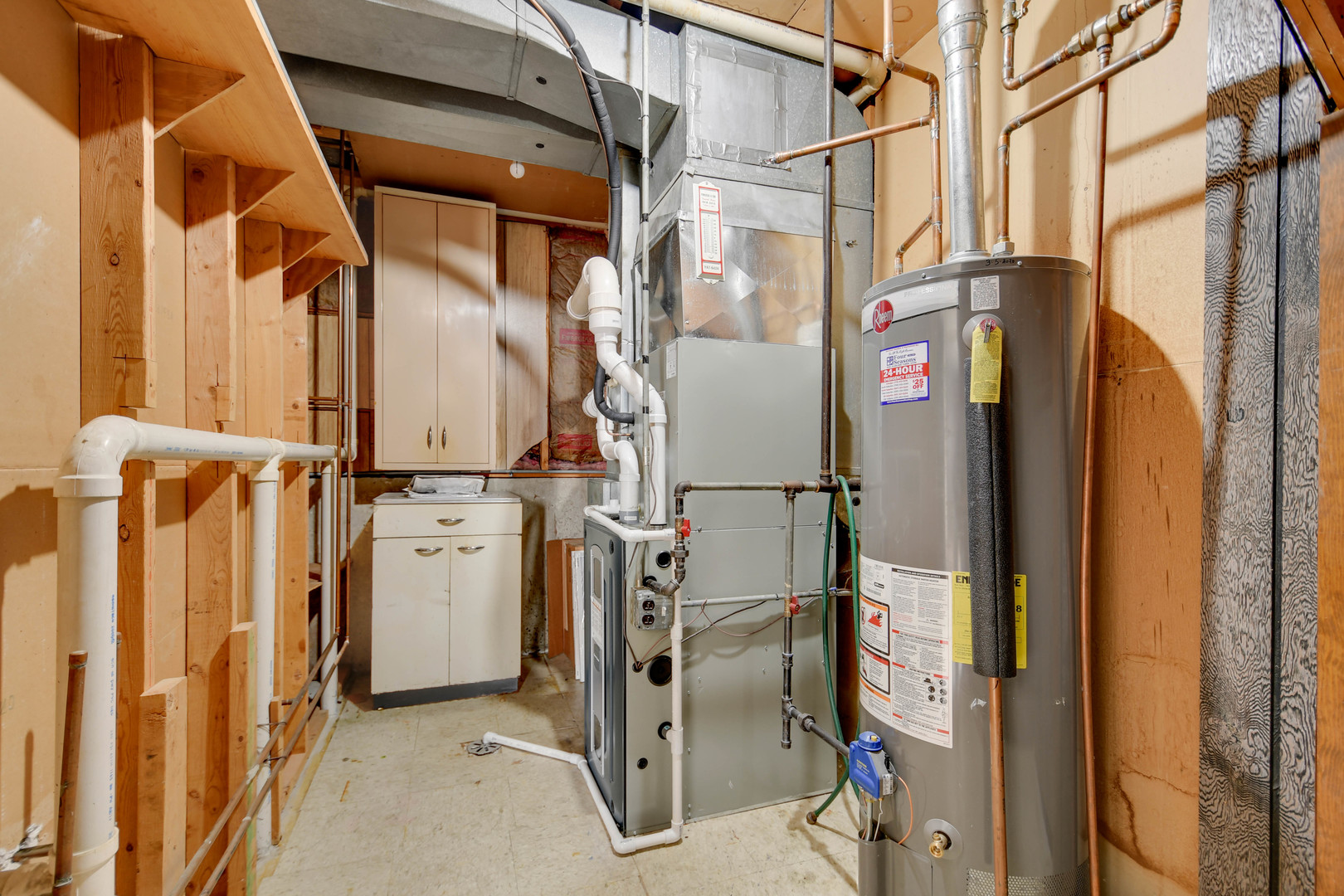 11201 Deerpath Lane Palos Hills, IL 60465 - Photo 19 of 25 a view of a storage & utility room