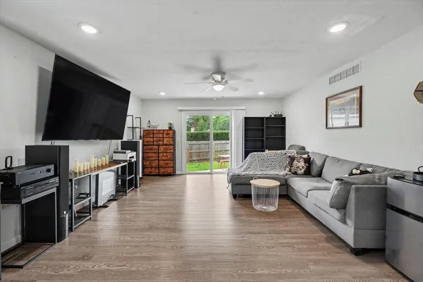 $286,000 | 10 O O Connor Court, Champaign, IL 61821