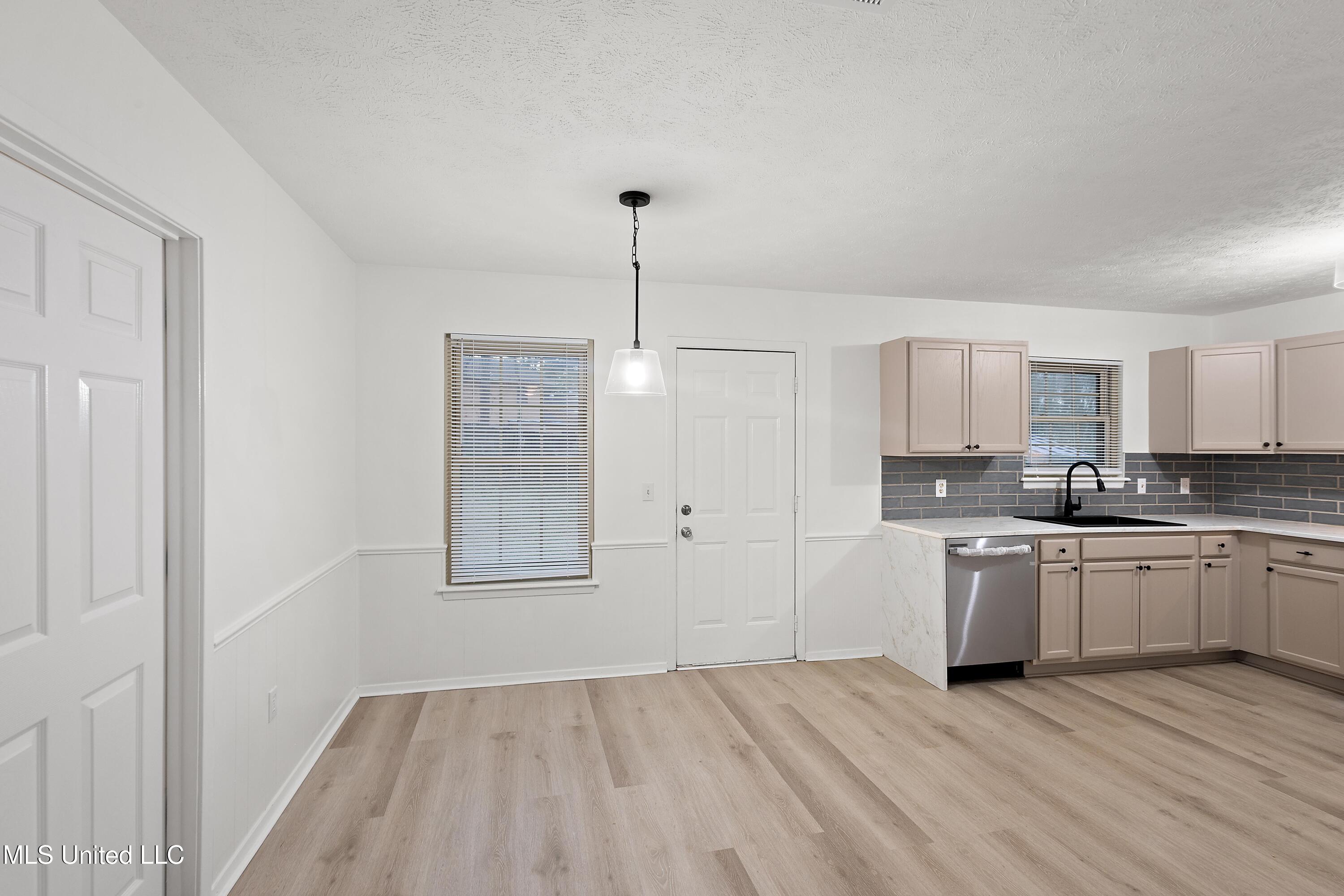 18 Begonia Court Jackson, MS 39206 - Photo 5 of 12 y2jkbcvpzc