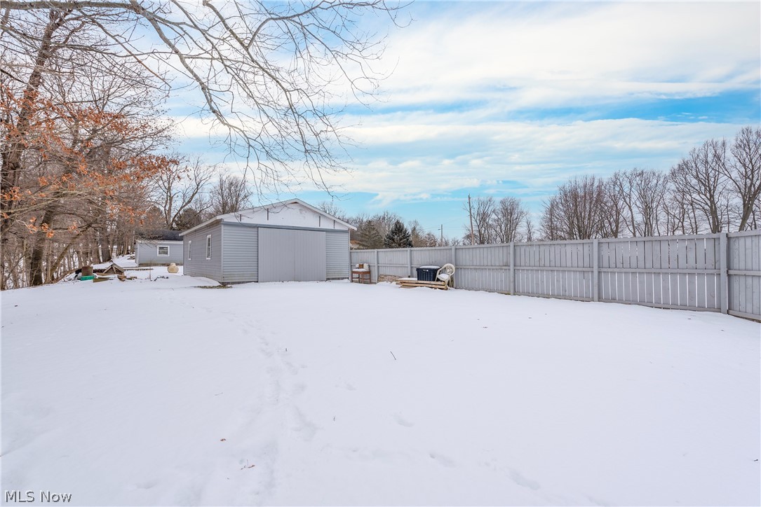 51325 North Ridge Road Vermilion, OH 44089 - Photo 5 of 27