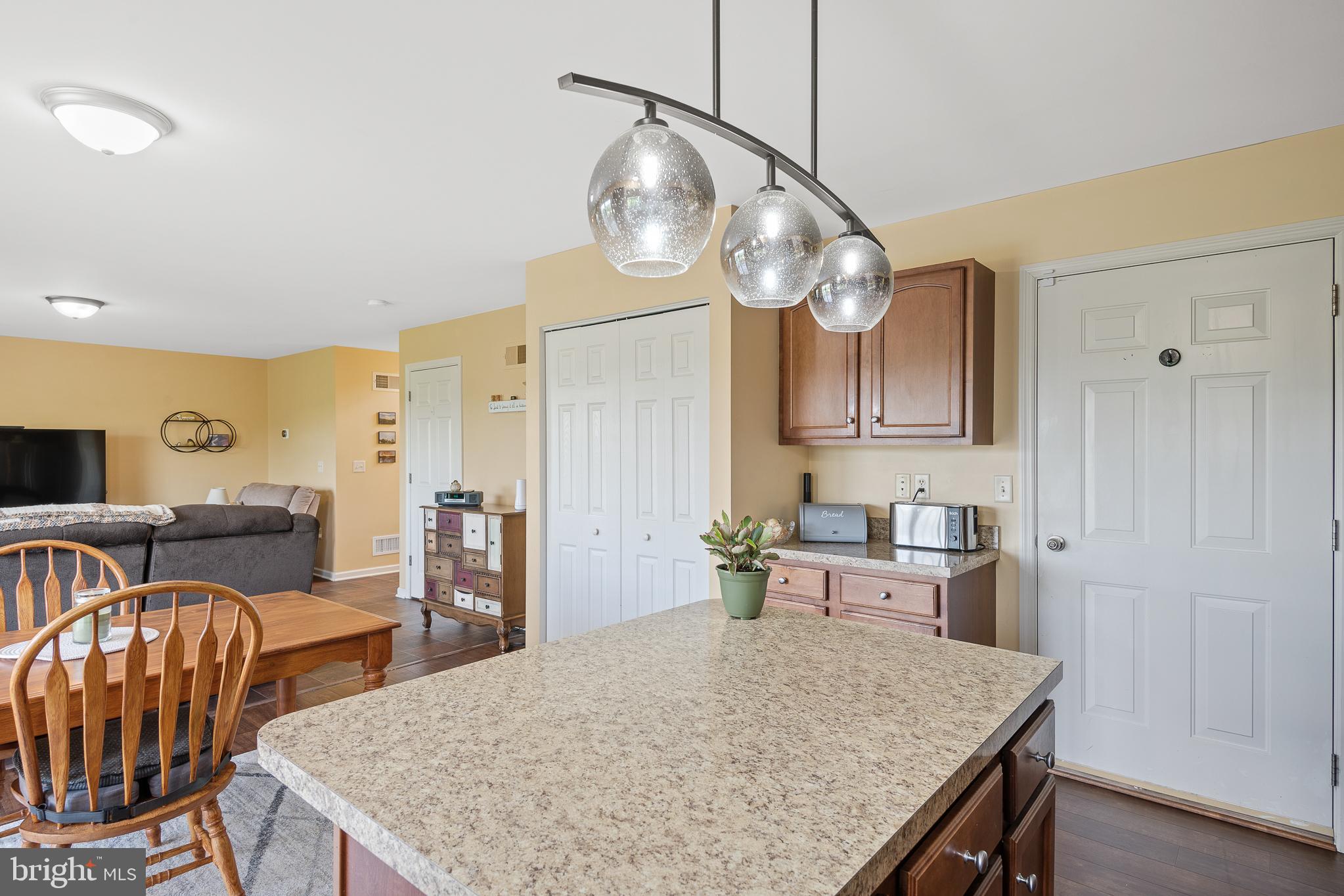 389 Riviera Street Mount Wolf, PA 17347 - Photo 11 of 47 Gallery Image 11