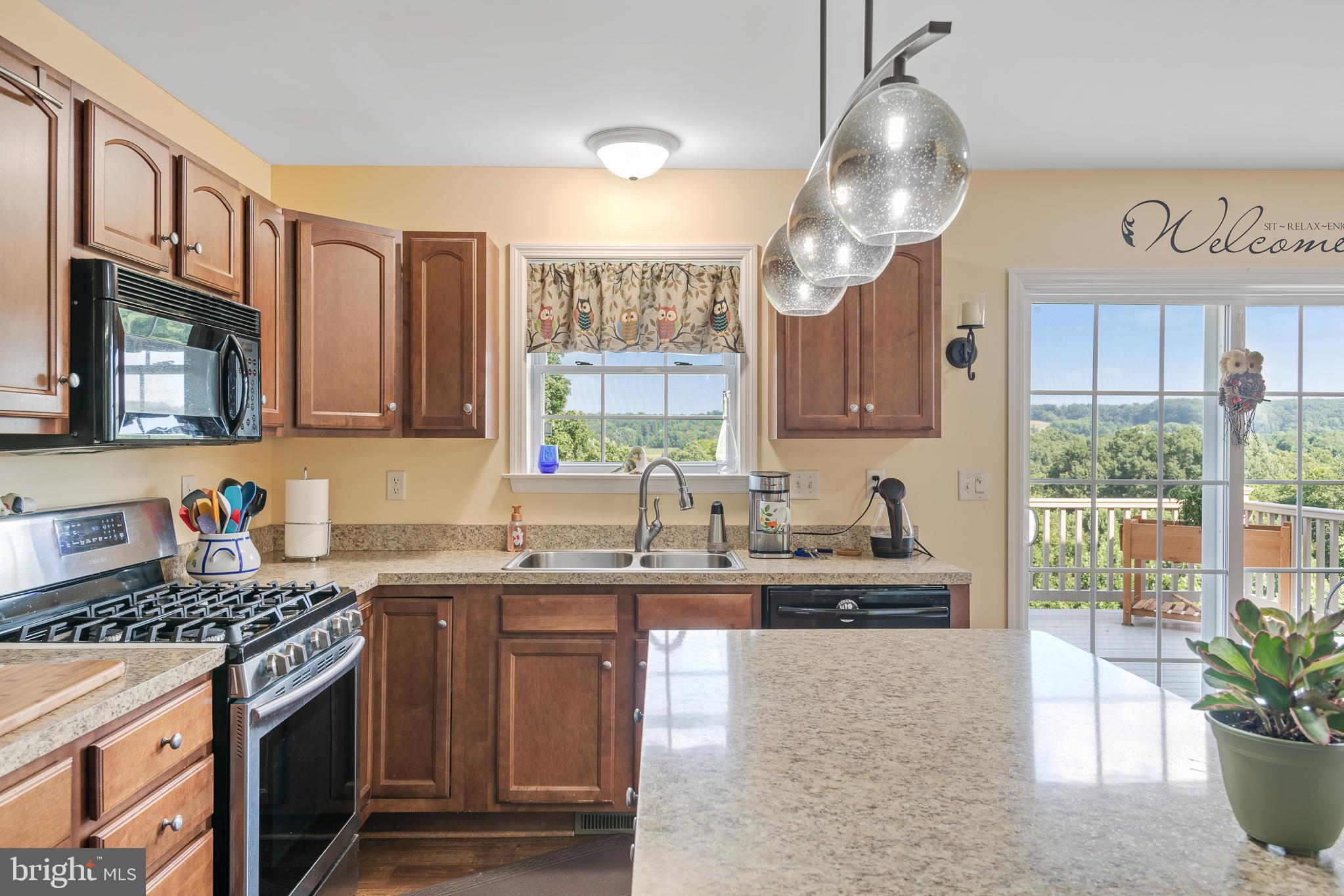 389 Riviera Street Mount Wolf, PA 17347 - Photo 10 of 47 Gallery Image 10