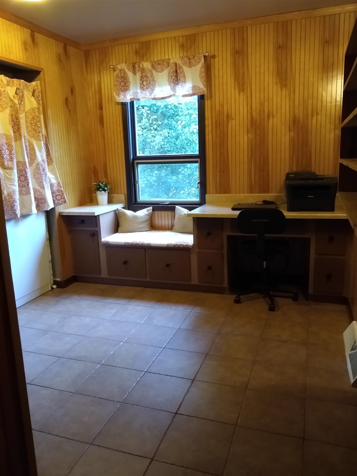 8989 West Gardner Road Bloomington, IN 47403 - Photo 18 of 29 Gallery Image 18